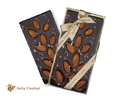 Mörk Choklad med Salt Mandel – En Tidlös Klassiker för B2B - 10 Pack
